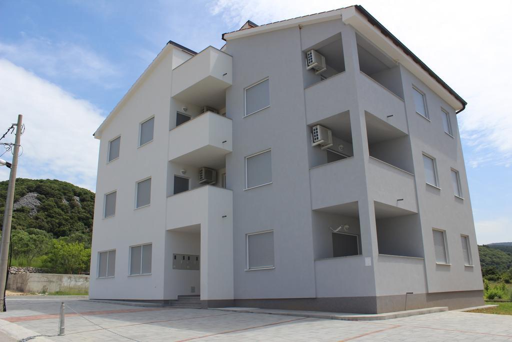 Apartments Petrusic Супетарска-Драга Экстерьер фото